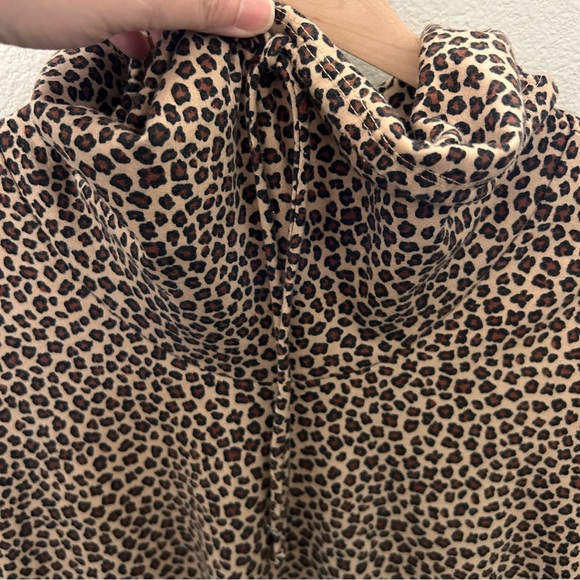 Leopard‎ Print Cowl Neck Top Size 1XL - Picture 5 of 9